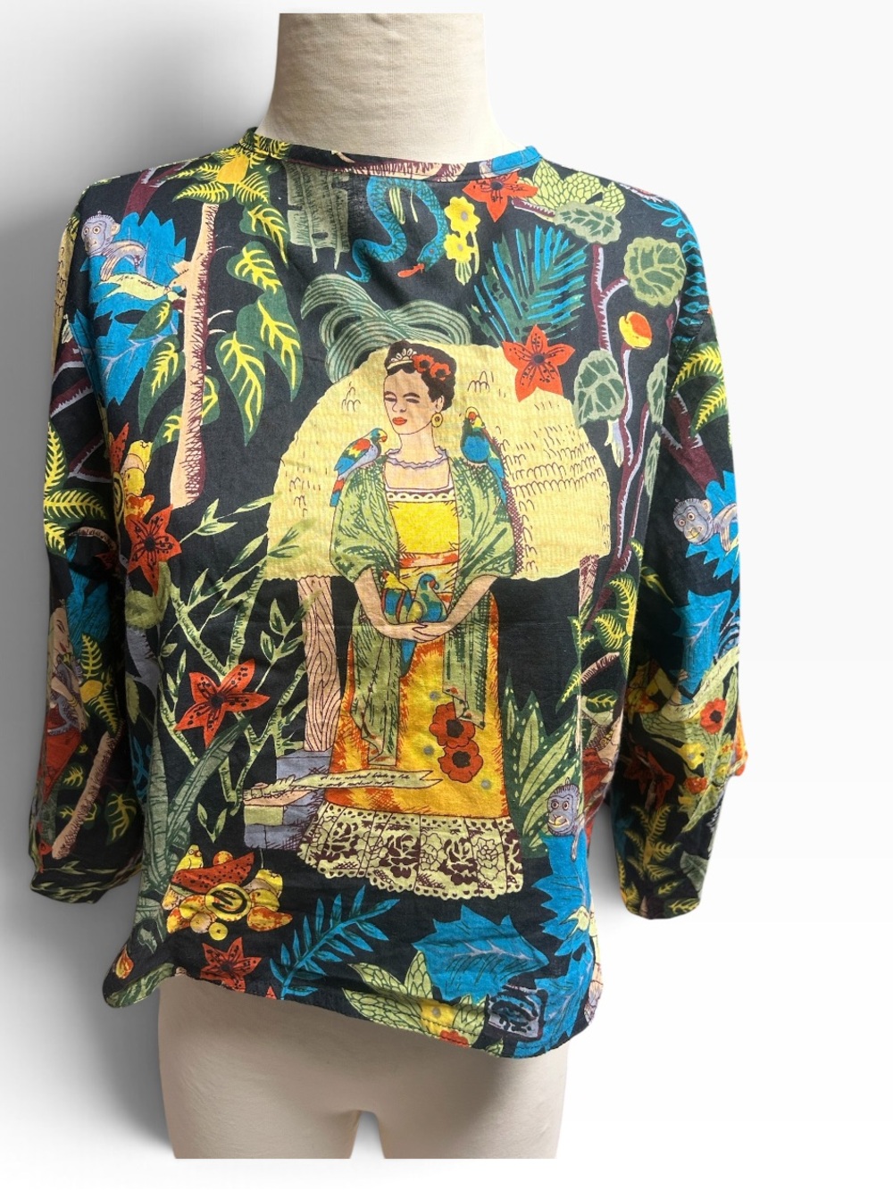Karma brand Frida Kahlo boxy cotton top parrots tropical print Size Small